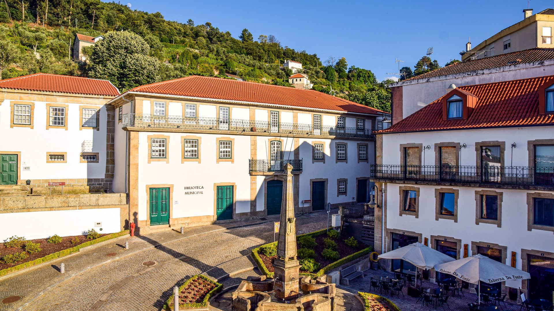 biblioteca municipal de seia